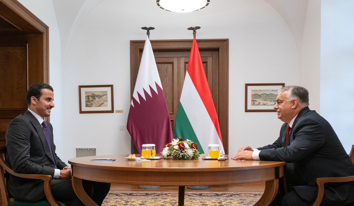 HH the Amir, Prime Minister of Hungary Hold Session of Official Talks